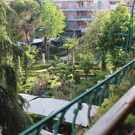 Apartmán A Flower In Tirana