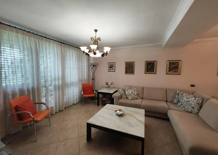 Apartmán A Flower In Tirana